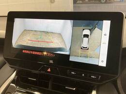 【パノラミックビューモニター】専用のカメラにより、上から見下ろしたような視点で360度クルマの周囲を確認することができます☆死角部分も確認しやすく、狭い場所での切り返しや駐車もスムーズに行えます。