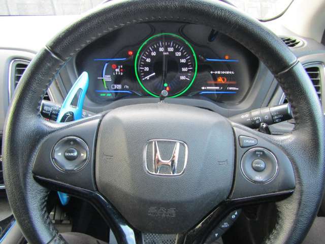 Hondaの中古車は、誰もが、安心して選べる中古車を。乗ってからも、安心が続く中古車を。Hondaがそんな想いで選び抜いたクルマです。