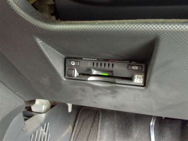 ETC車載器付きです。高速道路の料金所もスムーズに通過できます。