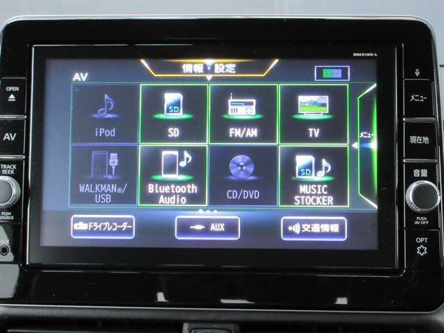ナビはもちろんCD・DVDを楽しむことができます。またスマートフォンとナビをBluetoothでつなぐことで音楽を聴くことも出来ます！