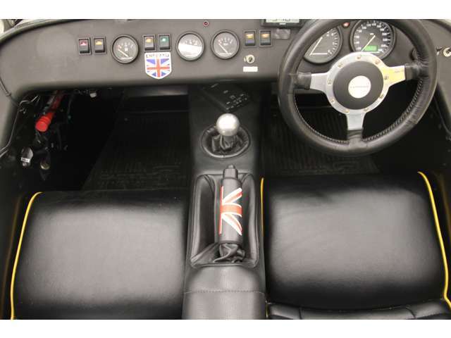 ケータハムの中古車が入荷しました！