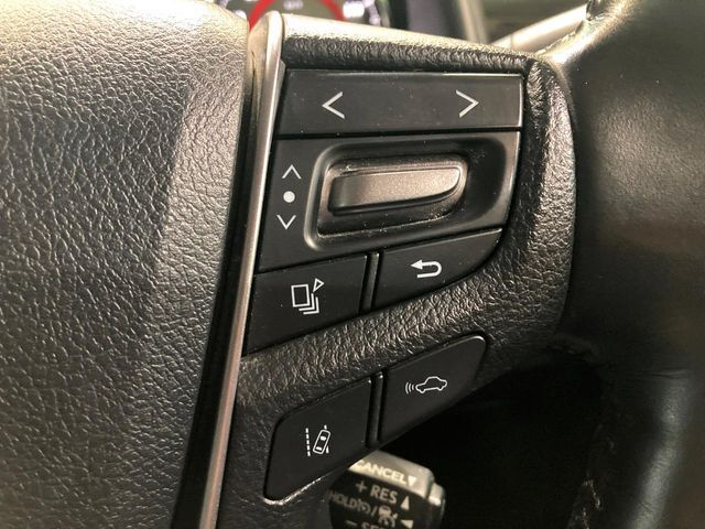 【レーダークルーズコントロール】高速道路での長距離走行が楽に！！自動で速度を保つクルーズコントロールが、衝突軽減システムと連携し、前方の車両を感知して車間を保つように速度調節してくれます！！