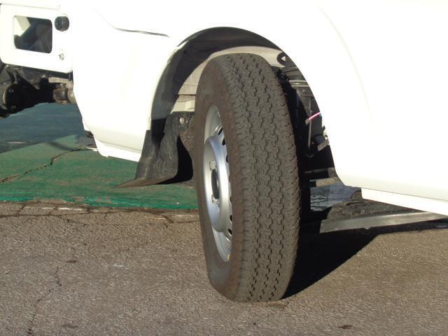 タイヤの残り溝も良好です。