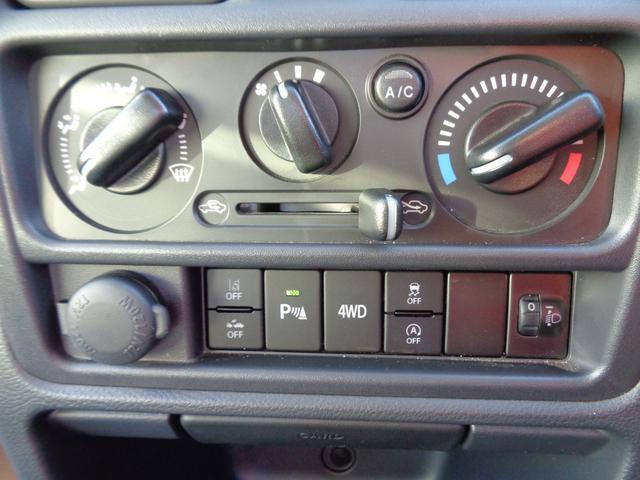 マニュアルエアコン装着車です。