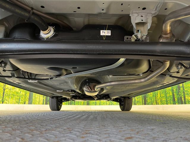 親切・丁寧な専門メカニックスタッフが応対！・車検・点検整備・事故等の修理などアフターサービスも安心。お車のカスタマイズもネクステージのサービススタッフまでご相談ください！