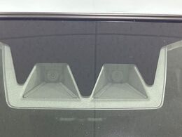 【スマートアシスト】走行中に前方の車両等を認識し、衝突しそうな時は警報とブレーキで衝突回避と被害軽減をアシスト。より安全にドライブをお楽しみいただけます。