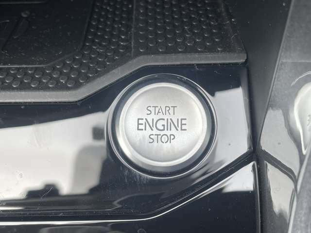 【プッシュスタート】ボタン操作一つでスマートにエンジンをかけていただくことが可能です！