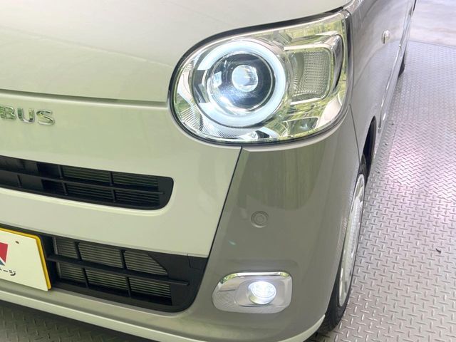 【LEDヘッドライト】悪天候や夜間走行時も良好な視界を確保し安心して運転できる高輝度LEDヘッドライトを装備！点灯速度が早く、消費電力も抑えられています。