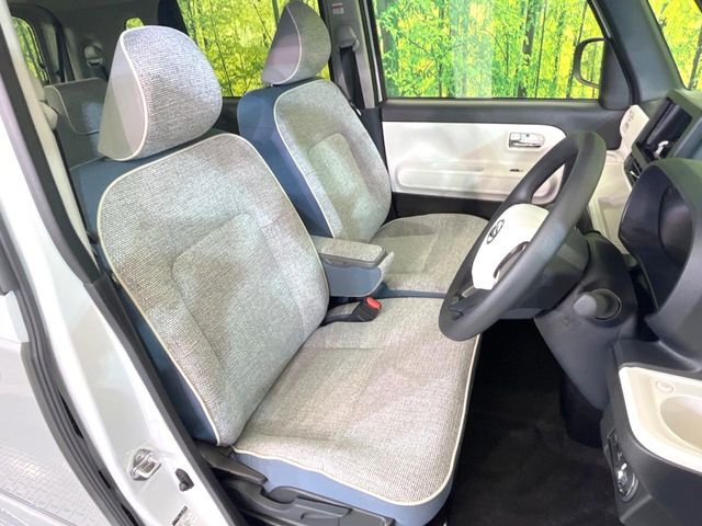 運転席シート廻りは使用感も少なく、良好な状態となっています。丁寧に使われていたことがよくわかりますね。