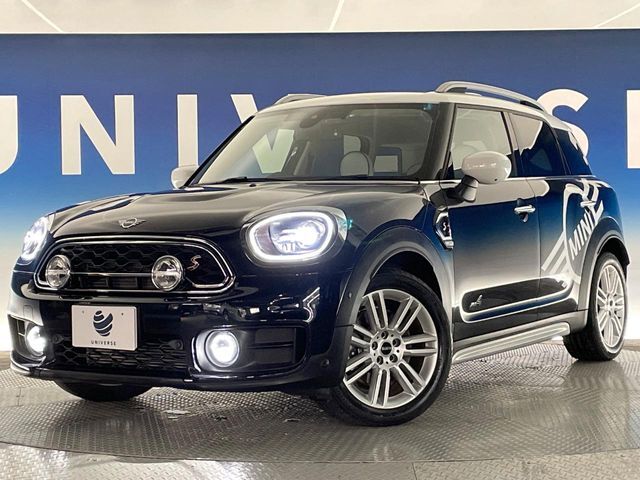 ●LEDヘッドライト：夜間走行時も良好な視界を確保し安心して運転できる高輝度LEDヘッドライトを装備！点灯速度が早く、消費電力も抑えられています。