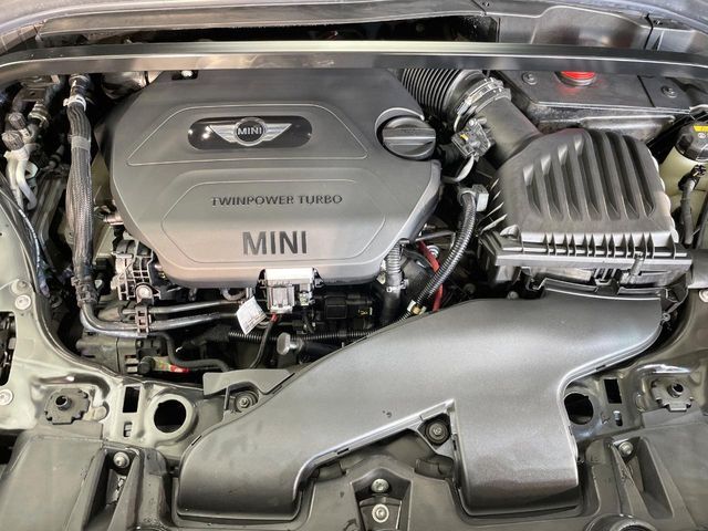 ●当店では、各メーカーの専用診断テスターを導入。国家資格を持つテクニカルスタッフも常駐しておりますので、万が一の際にも安心してご利用いただけます。