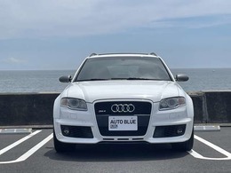 V8 NA エンジンを 6MT かつフルタイム4WDクワトロを楽しめる、唯一無二のハイパフォーマンスワゴンです。