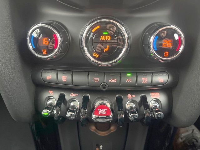 ●フロントシートヒーティング：運転席・助手席共に三段階で調節が可能なシートヒーターを装備しております。季節を問わず快適にご使用いただけます。