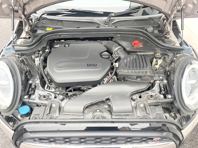 ●当店では、各メーカーの専用診断テスターを導入。国家資格を持つテクニカルスタッフも常駐しておりますので、万が一の際にも安心してご利用いただけます。