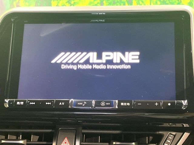 【ナビゲーション】目的地までしっかり案内してくれる使いやすいナビ。Bluetooth接続すればお持ちのスマホやMP3プレイヤーの音楽を再生可能！毎日の運転がさらに楽しくなります！！