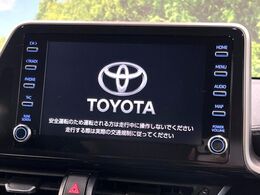 【ナビ機能付きディスプレイオーディオ】ナビ機能搭載の他、お持ちのスマートフォンと連携して、ナビやbluetoothでの音楽再生が可能です♪デザインはもちろん操作性も良好！