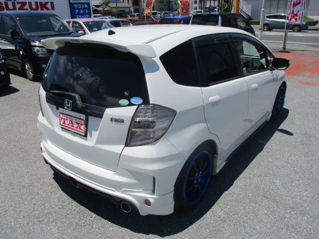 お車をご購入頂いたお客様には無料のTAXゴールド保証をご用意しております。