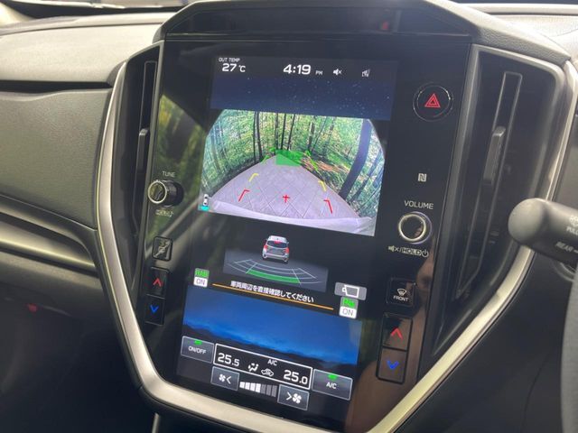 【バックカメラ】駐車時に後方がリアルタイム映像で確認できます。大型商業施設や立体駐車場での駐車時や、夜間のバック時に大活躍！運転スキルに関わらず、今や必須となった装備のひとつです！