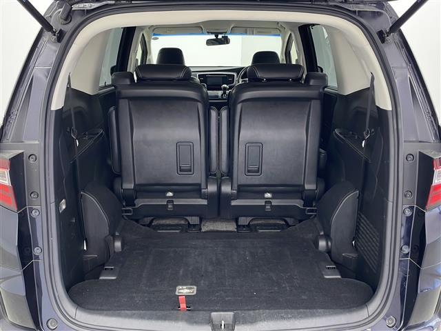 【トランク】積み込みやすくて、たっぷり積める荷室です。シートアレンジできるものは、乗車人数と荷物の量や大きさによってシートを動かすことができるので、より快適なドライブが可能です！