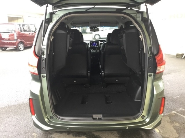 3列目シートをはね上げれば、荷室容量倍増！