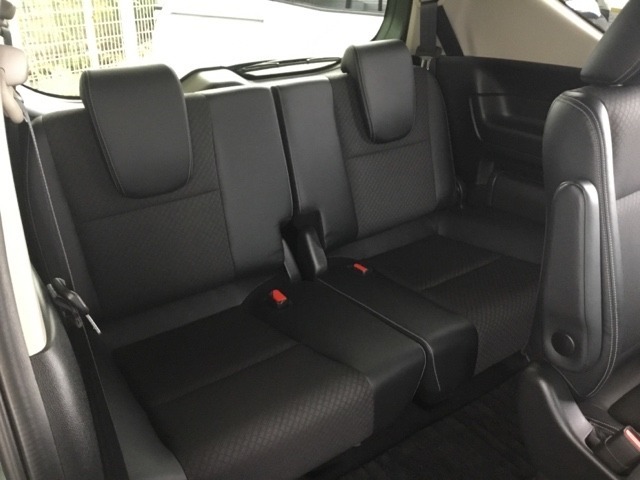 3列目シートもゆったりスペースです。