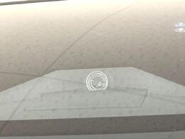 【ホンダセンシング】走行中に前方の車両等を認識し、衝突しそうな時は警報とブレーキで衝突回避と被害軽減をアシスト。より安全にドライブをお楽しみいただけます。