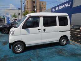 カラーは『ホワイトIII』！！プライベートでもお仕事でも使いやすいホワイトカラー！！お値打ちな『下取車』！！人気の『法人ワンオーナー車』！！お探しの方はお早目にご連絡下さいね！！！