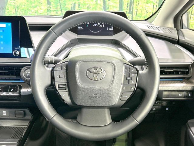 【ステアリングスイッチ】運転中、前方から目線をそらすことなく、オーディオ等の操作が可能な便利機能！安心＆快適なドライブを演出してくれます♪