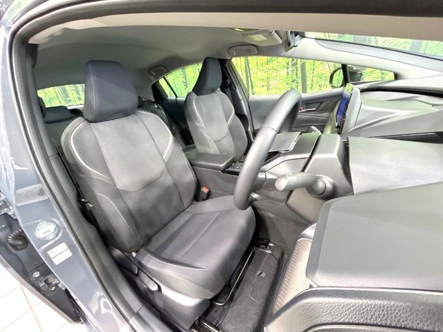 運転席シート廻りは使用感も少なく、良好な状態となっています。丁寧に使われていたことがよくわかりますね。