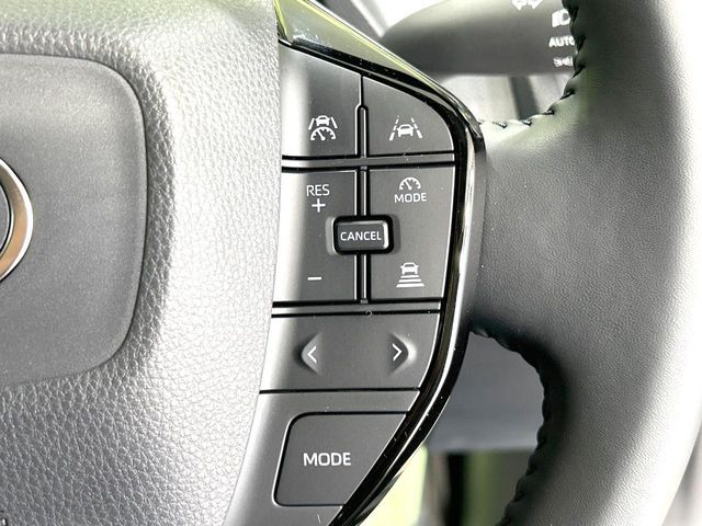 【レーダークルーズコントロール】高速道路での長距離走行が楽に！！自動で速度を保つクルーズコントロールが、衝突軽減システムと連携し、前方の車両を感知して車間を保つように速度調節してくれます！！