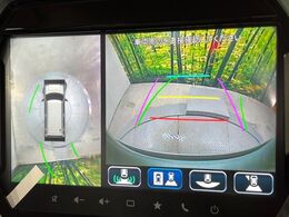 【全方位モニター用カメラ】専用のカメラにより、上から見下ろしたような視点で360度クルマの周囲を確認することができます☆死角部分も確認しやすく、狭い場所での切り返しや駐車もスムーズに行えます。