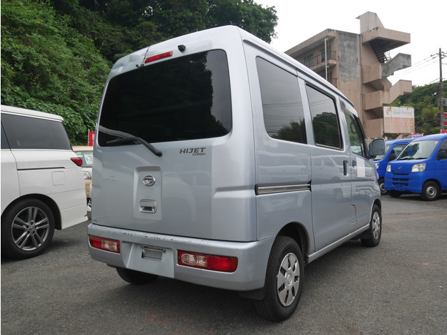 鈑金・塗装も自社工場完備しております。お安くできますのでご相談ください。アフターサービス・車検等も格安で軽バン39,800円よりご相談下さい。