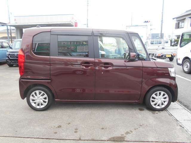 メモリーナビ、バックカメラなどお得な装備もおススメポイント♪