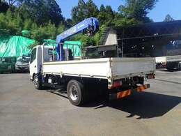 最大積載量:3000kg 車両重量:3950kg 車両総重量:7115kg　乗車定員:3人