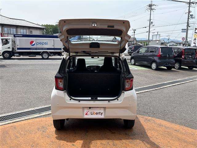 ■□■□■ アフターサービスもお任せ下さい！！ 自社整備工場を完備しております！！ 国土交通省指定整備工場なので車検も最短45分で終わります♪■□■□■