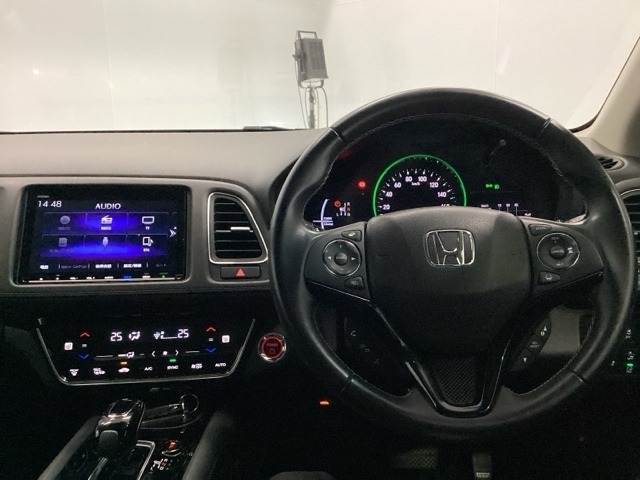 ドライブの必需品。見やすい・使いやすいHonda純正のメモリーナビを搭載。