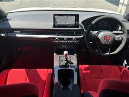気になる車はすぐにお問い合わせください！画面右側の0066から始まる無料ダイヤルからお問い合わせ下さい！専門スタッフがお車のご質問にお答えいたします！