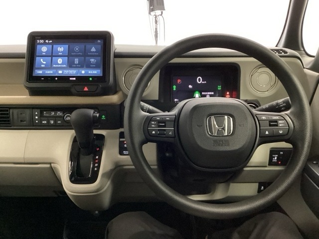 運転席周りも、雰囲気がいいでしょう。