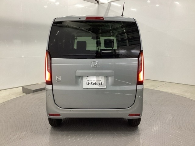 後ろ姿が、カッコイイのもホンダ車だからです。