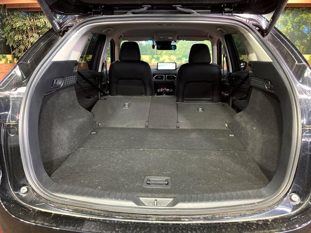 【パワーバックドア】スマートキーや運転席のボタンを押すだけでリアゲートが自動で開閉します！荷物を持っている時や、高い位置にあるバックドアを閉める際に便利な機能です♪