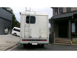 当方タバコ臭が嫌いなので、仕入れた車は徹底的に洗浄しております！シートを外し、専用器具で洗浄しておりますので臭いが気になる方もご安心ください！！