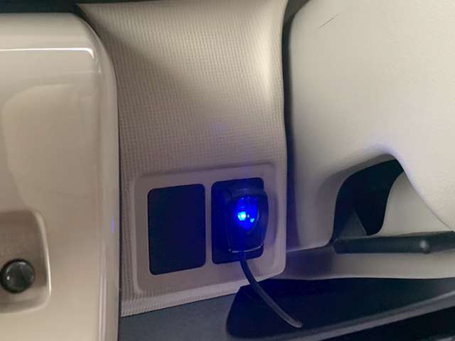 フラット7栗東湖南インターの在庫をご覧頂き誠にありがとうございます！当店は創業20年以上の武田オートサービス（株）が運営しております。気になる点などございましたらお気軽にお問い合わせ下さい！（＾＾）！