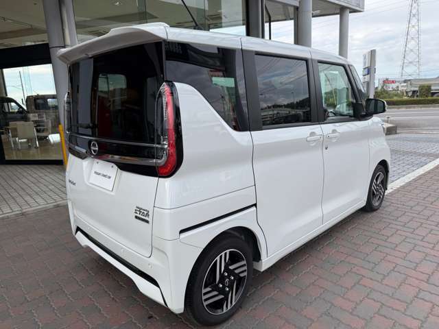 U-CARS岩瀬店　営業時間10:00から18:00まで定休日は毎週火曜日毎月第1・3月曜日TEL0296-76-2623