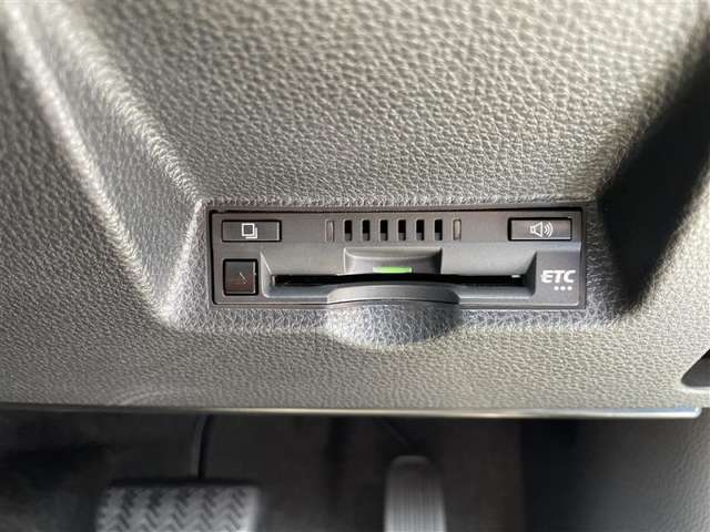 ETC車載器付きです。高速道路の料金所もスムーズに通過できます。