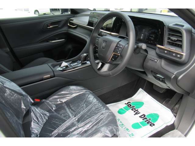 当店のラインナップは、軽自動車～コンパクト、そして1BOXやミニバン、セダンまで幅広いものです。