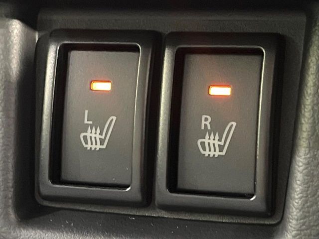 【シートヒーター】寒い日に重宝するシートヒーター！エアコンより早く温まってくれるので寒がりの人も安心ですね♪エアコンの温風は乾燥するから苦手、という方にもをおすすめです。