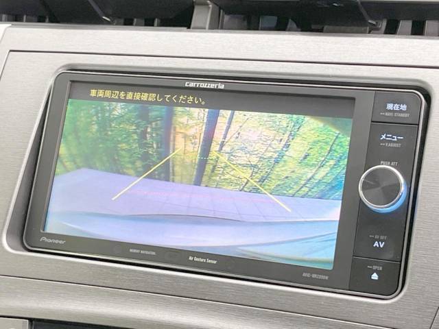 【バックカメラ】駐車時に後方がリアルタイム映像で確認できます。大型商業施設や立体駐車場での駐車時や、夜間のバック時に大活躍！運転スキルに関わらず、今や必須となった装備のひとつです！