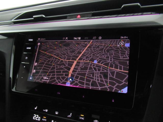 タッチパネルの純正ナビゲーション「ディスカバープロ」。フルセグTV、CD、DVD、SDカード、Bluetooth、App-Connectなどの機能を搭載しています。