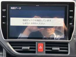 ナビ付きです。目的地を設定すれば、初めての場所でも簡単に行くことが出来ます。（音楽だって聴けちゃいます。）今や欠かせないアイテムですね。カーナビと共に楽しいカーライフを送って下さい（＾0＾）