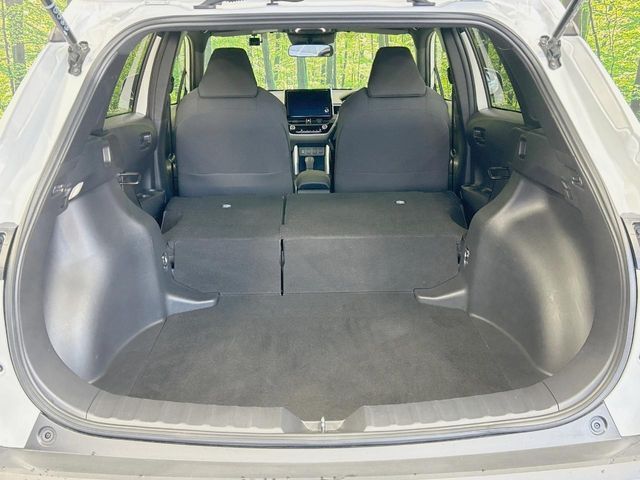 普段のお買い物や通勤、送迎等に十分な荷室スペースを確保しております。セカンドシートを倒すと、大きな荷物の積載も可能です♪